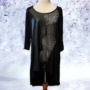 BKE boutique by Buckle black 3/4 length sleeve top with die cut faux leather